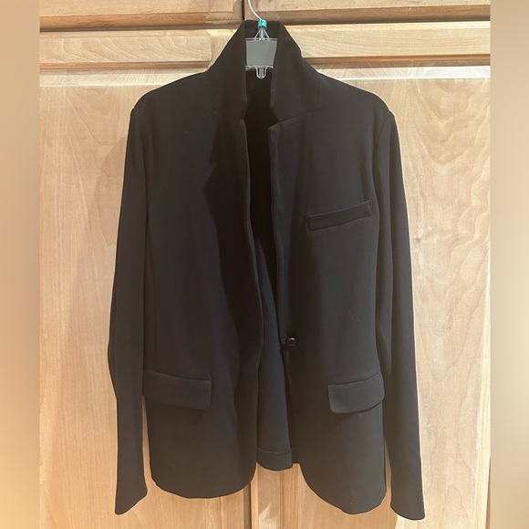 Black Uniqlo Blazer LIKE NEW - Picture 3 of 8